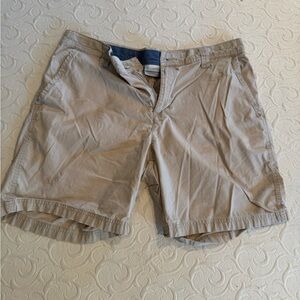 Columbia khaki Shorts